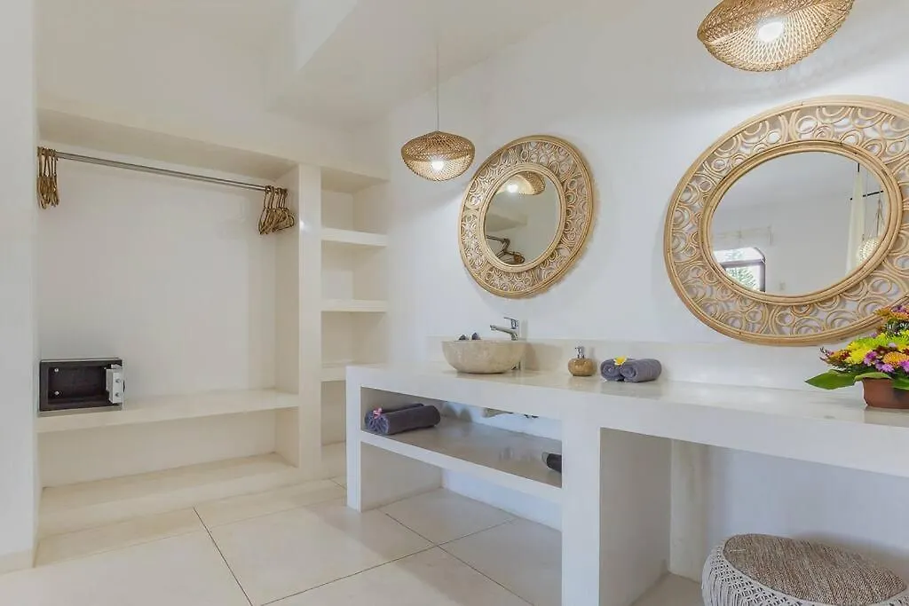 Villa 3 Bedr Mediterranean Vibes Private Pool 5Min Beach Seminyak  Indonesia